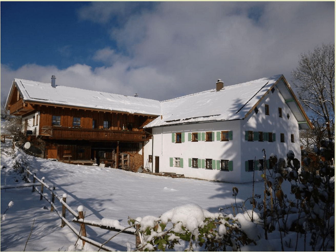 Johannishof in Schneidbach on a snowy winter day